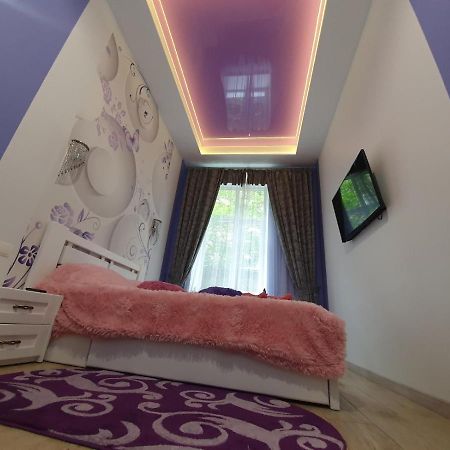 Romantik Eko Apartment Лвив Екстериор снимка